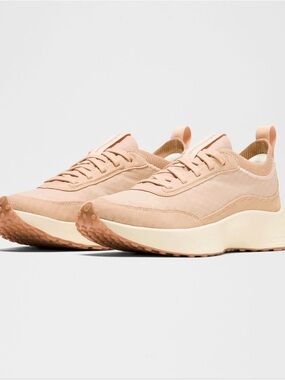 LuLuLemon Cross City Sneaker size 7